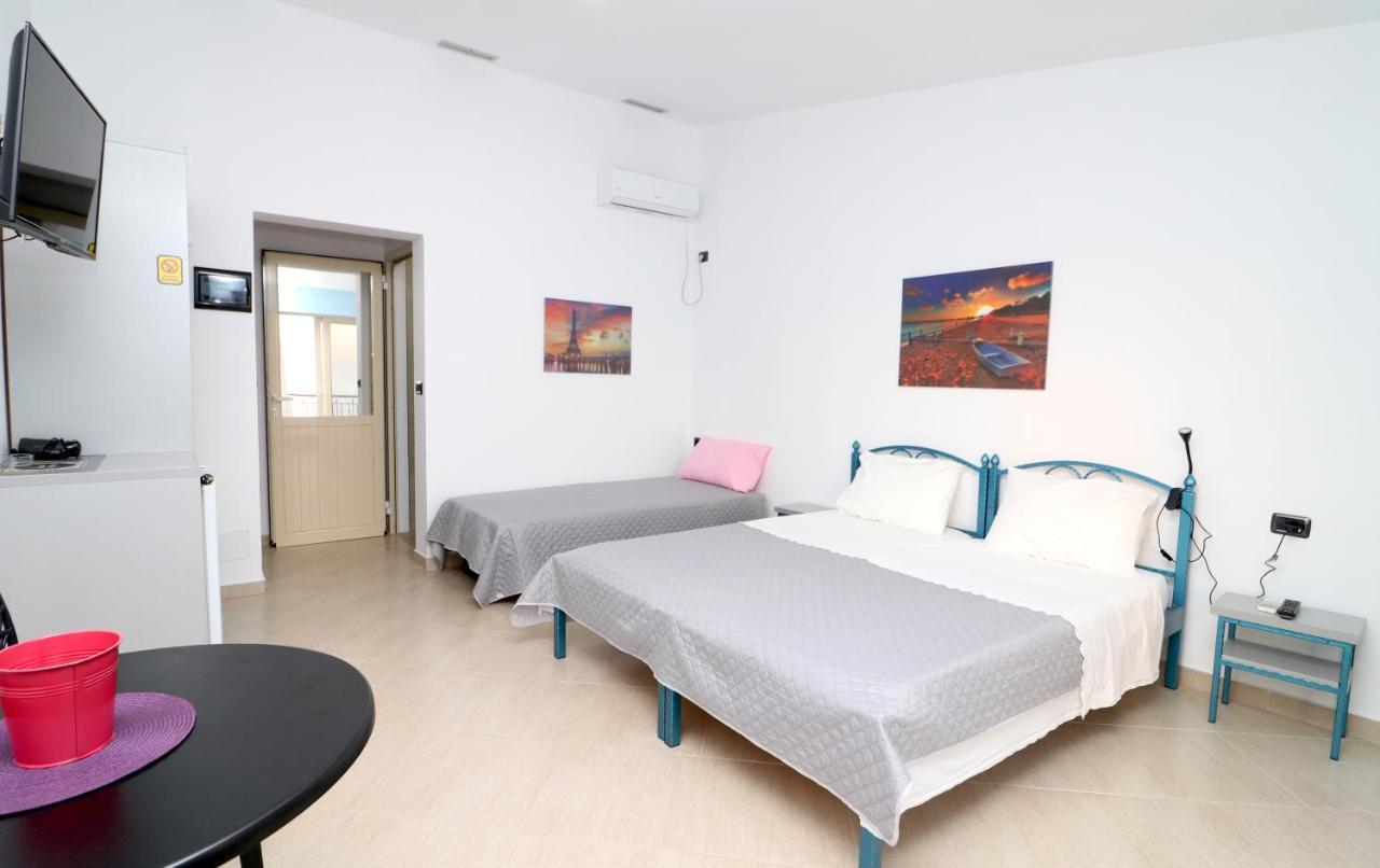 Ildora Qimon Appartement Himare Buitenkant foto