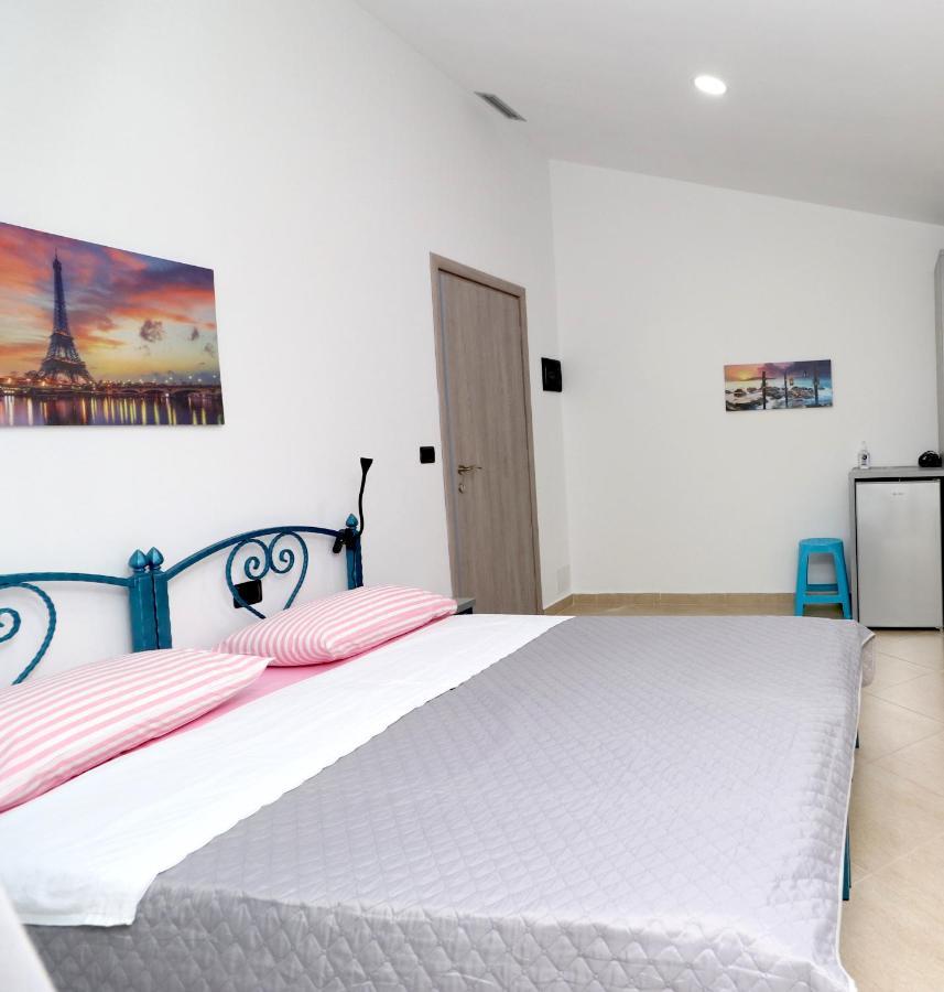 Ildora Qimon Appartement Himare Buitenkant foto