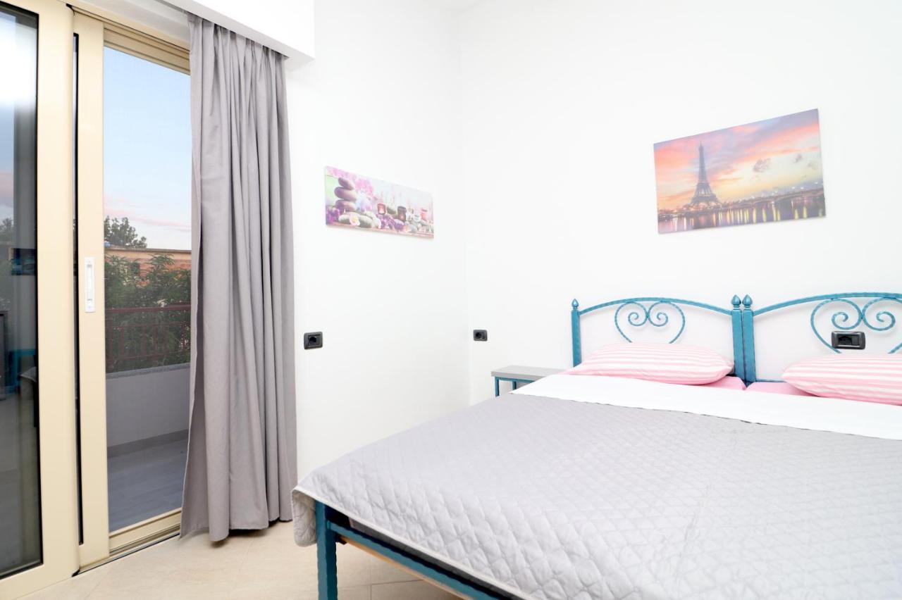 Ildora Qimon Appartement Himare Buitenkant foto